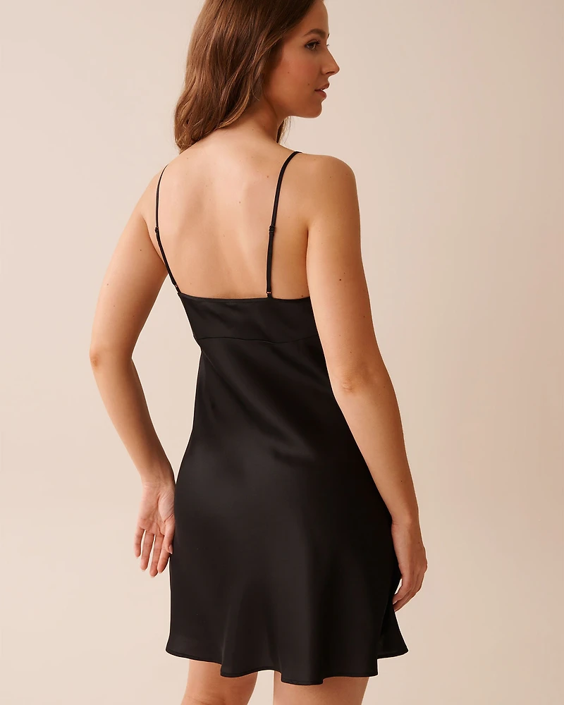 Nuisette en satin et dentelle