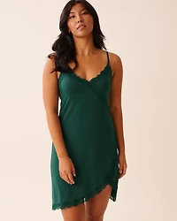 Nuisette à soutien intégré en modal avec bordures dentelle