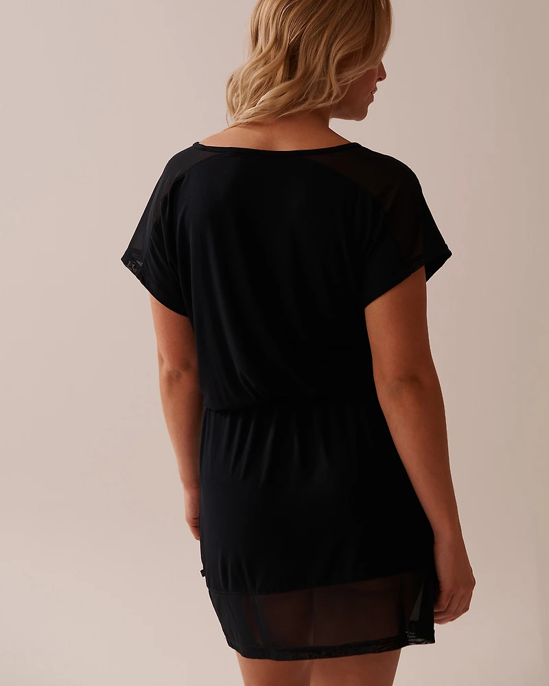 Robe manches courtes insertions de résille en fibres recyclées