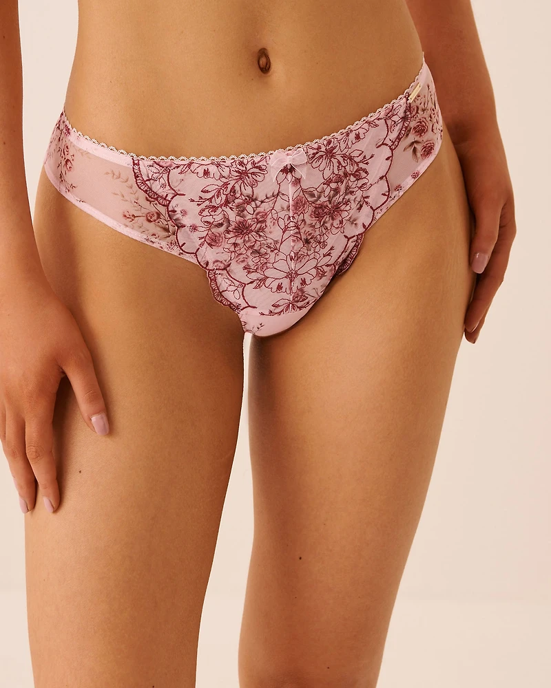 Culotte brésilienne en résille brodée