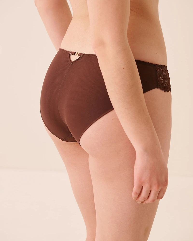 Culotte bikini en dentelle et résille à découpe