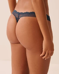 Culotte tanga en dentelle