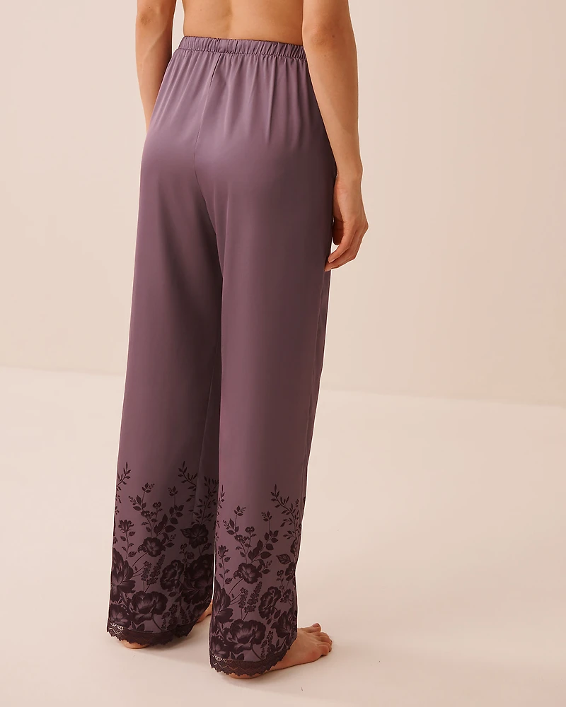 Pantalon en satin bordure de dentelle