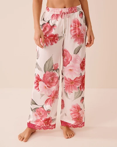 Pantalon en satin bordure de dentelle