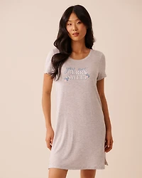 Chemise de nuit en jersey doux imprimé baies