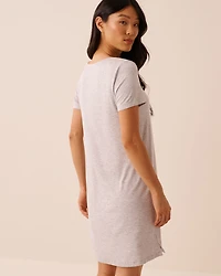 Chemise de nuit en jersey doux imprimé baies