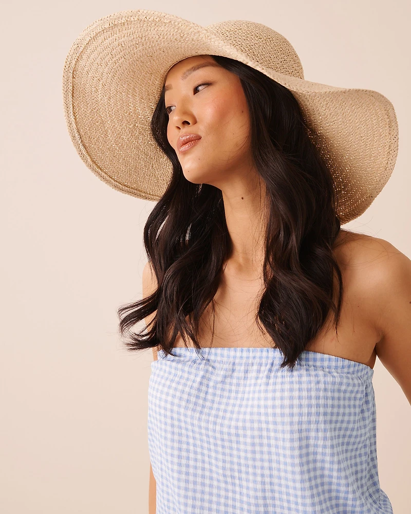 Chapeau de plage en paille à larges bords