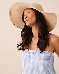 Chapeau de plage en paille à larges bords