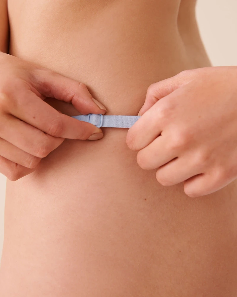 Culotte string ajustable en dentelle et résille