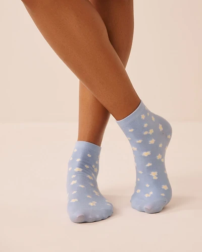 Finely Ribbed Ladybug Socks