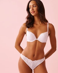 Culotte tanga en dentelle avec jarretelles