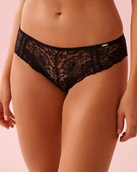 Culotte cheeky en dentelle détails croisés