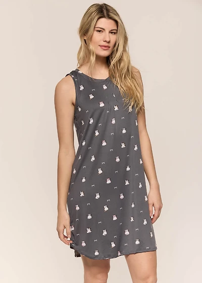 Sleeveless nightgown with cats