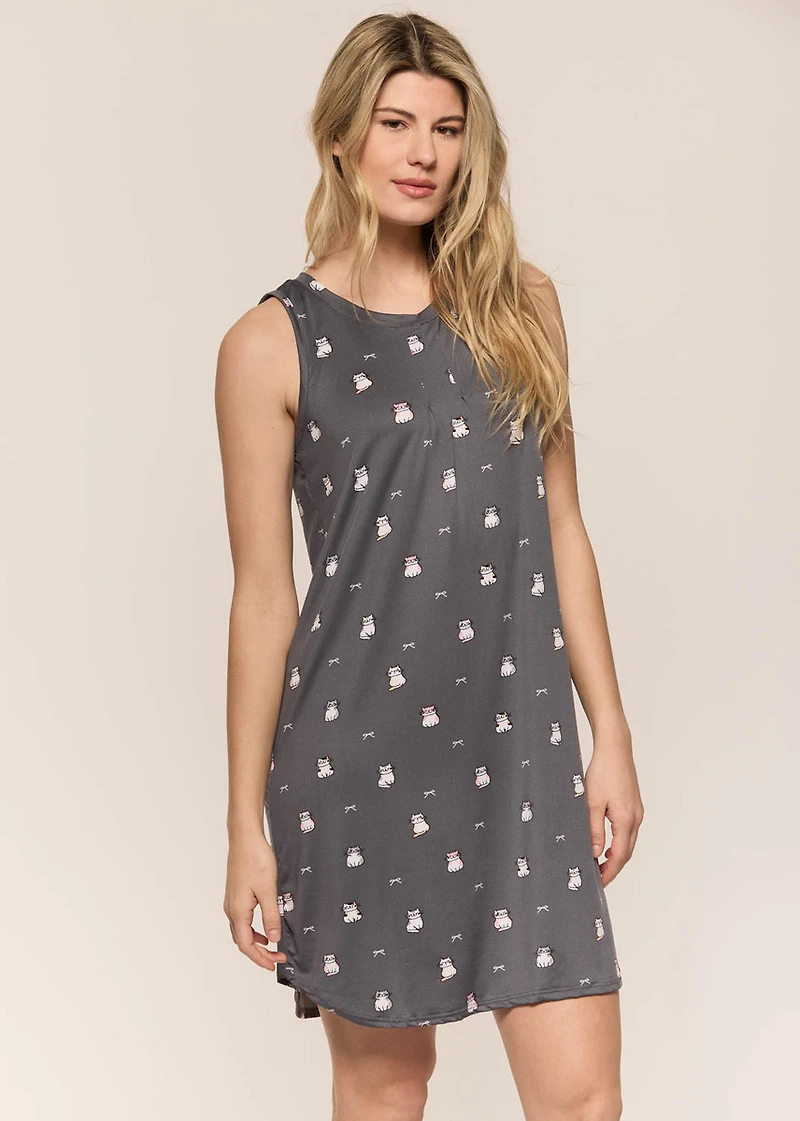 Sleeveless nightgown with cats
