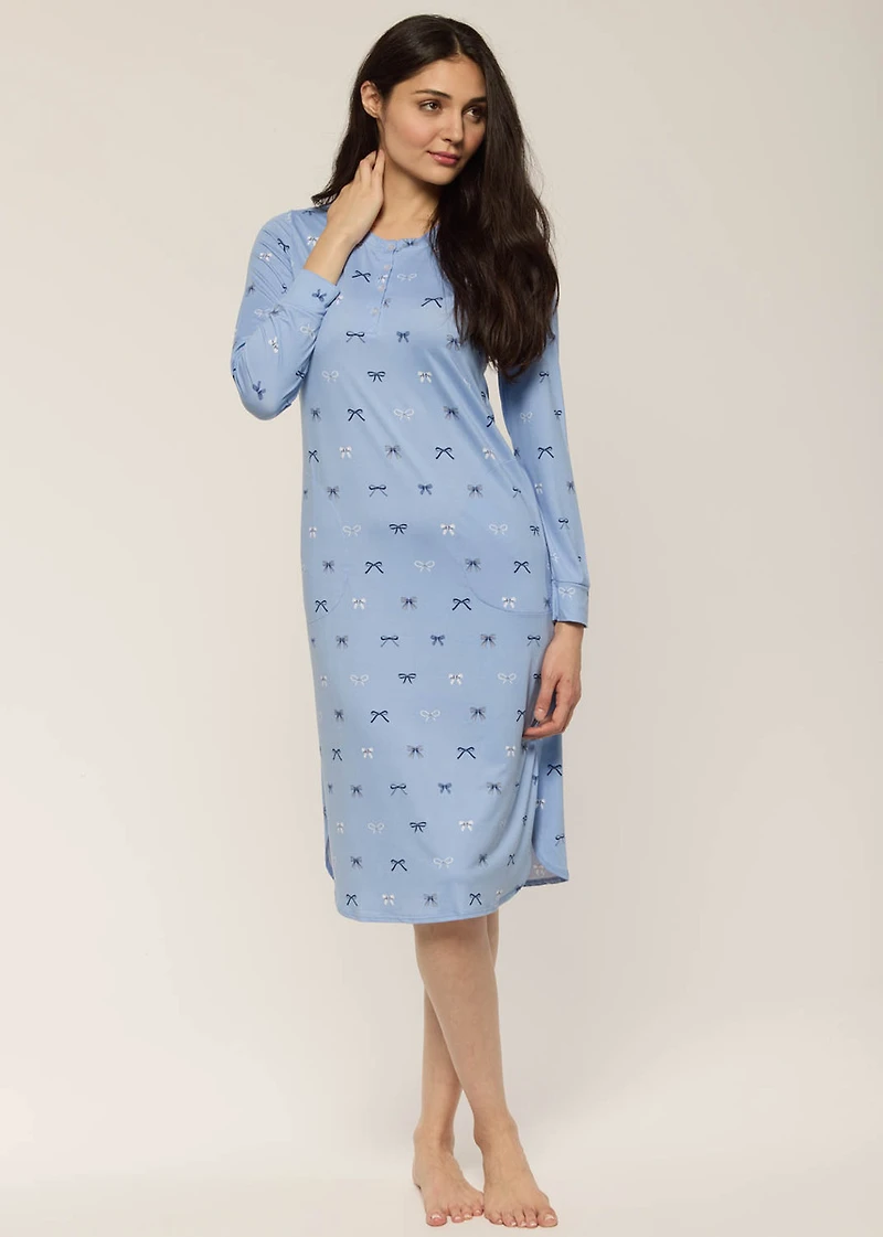 Long nightgown with bows