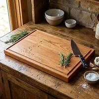 Planche à découper réversible en bois de cerisier avec rainure po par Chop Chop