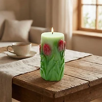 Bougie pilier sans parfum en forme de tulipes gravées, moyenne - Assortie
