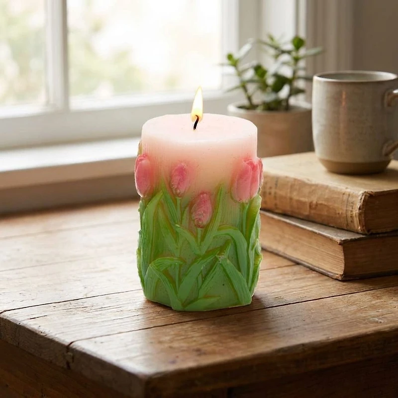Bougie pilier non parfumée en forme de tulipes gravées, petite - Assortie