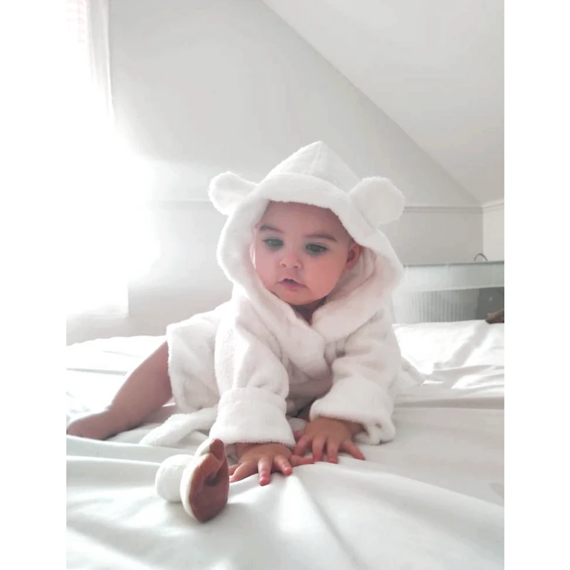 Peignoir de bain biologique pour bébé par Beba Canada