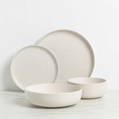 gusto! 16-Piece Dinnerware Set - White