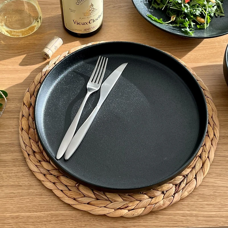 Caviar Black Serving Platter by Maxwell & Williams (28 cm)