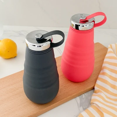 Bouteille pliable couleur assortie