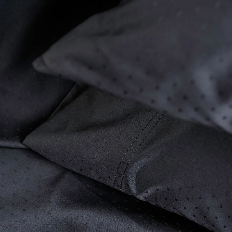 Swiss Dot Sheet Set