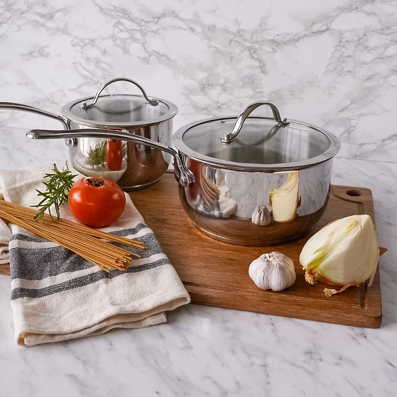 Cocotte « Nouvelle » par Meyer en acier inoxydable avec couvercle - 2 L
