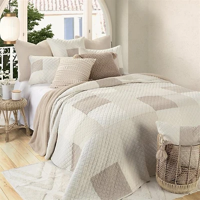 Brunelli Meringue Patchwork Quilt