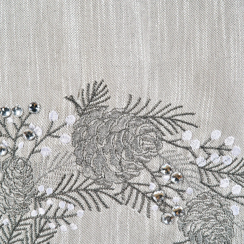 Silver Wreath Runner
