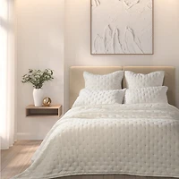 Blanche Quilted Quilt