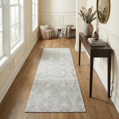 Nelio Chevron Contemporary Indoor Runner Rug, Grey
