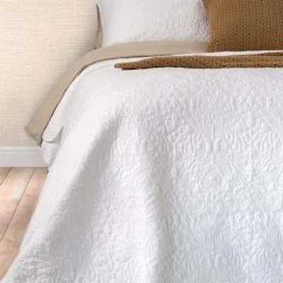 Damask Courtepointe