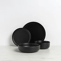 gusto! 16-Piece Dinnerware Set - Black