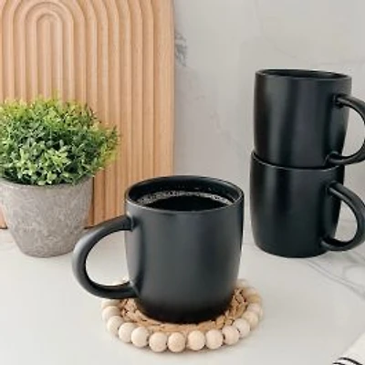 gusto! Set of 4 Mugs 12oz - Black