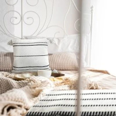 Simplicity Cushion