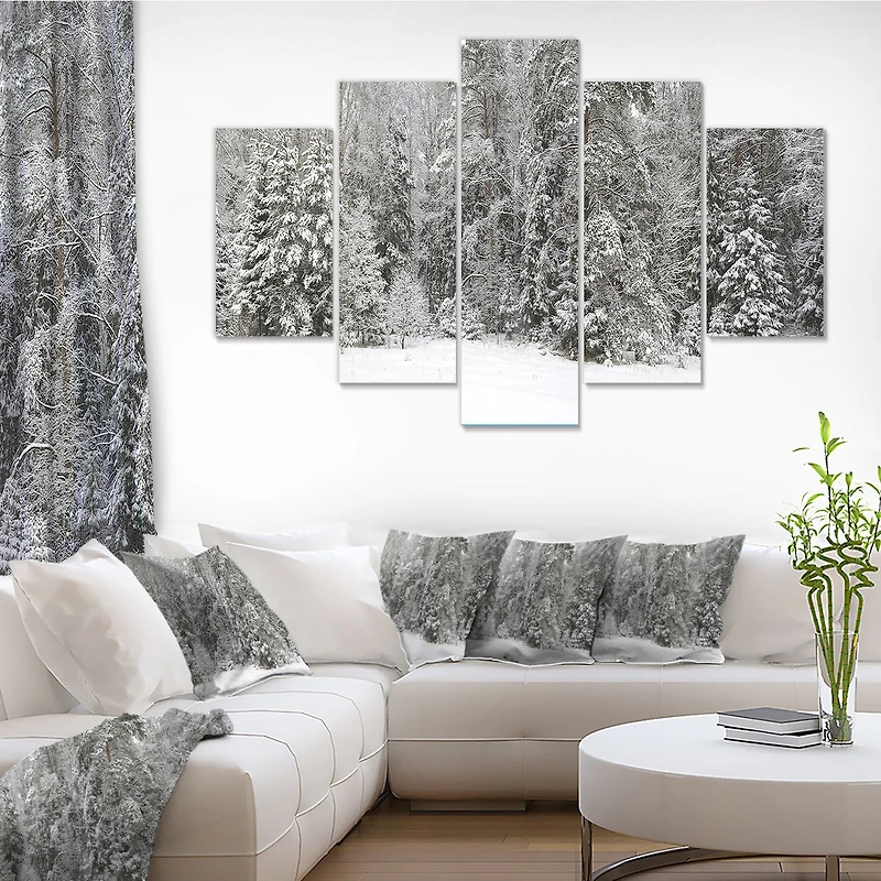 Toile « Foggy Winter Forest Panorama »