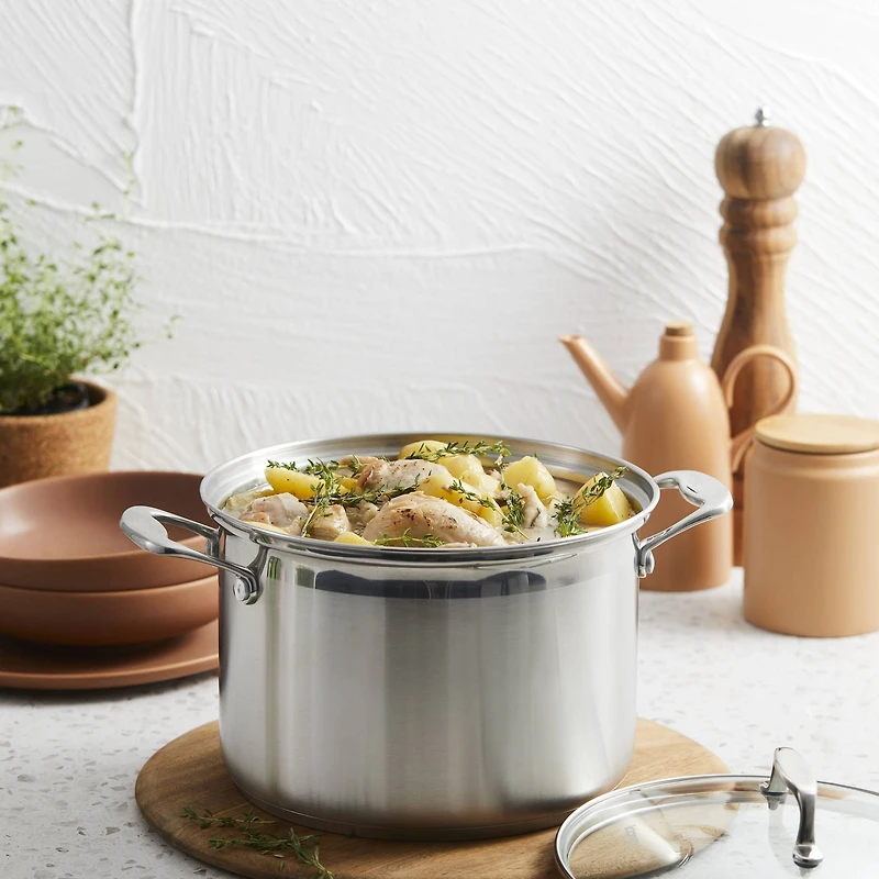 iconiX Casserole with Lid 9.5"