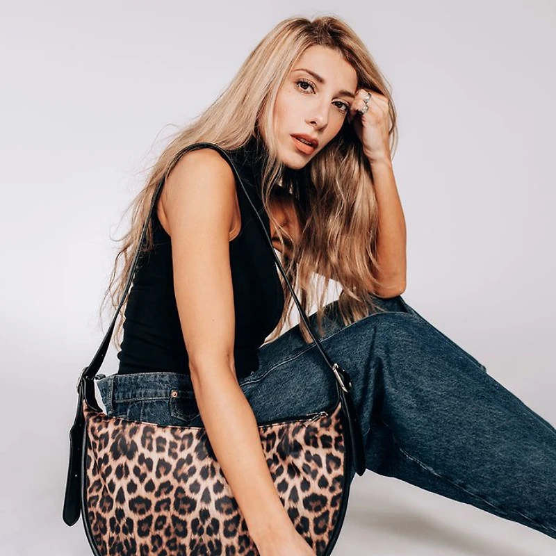AMIE NYLON CROSSBODY - Leopard