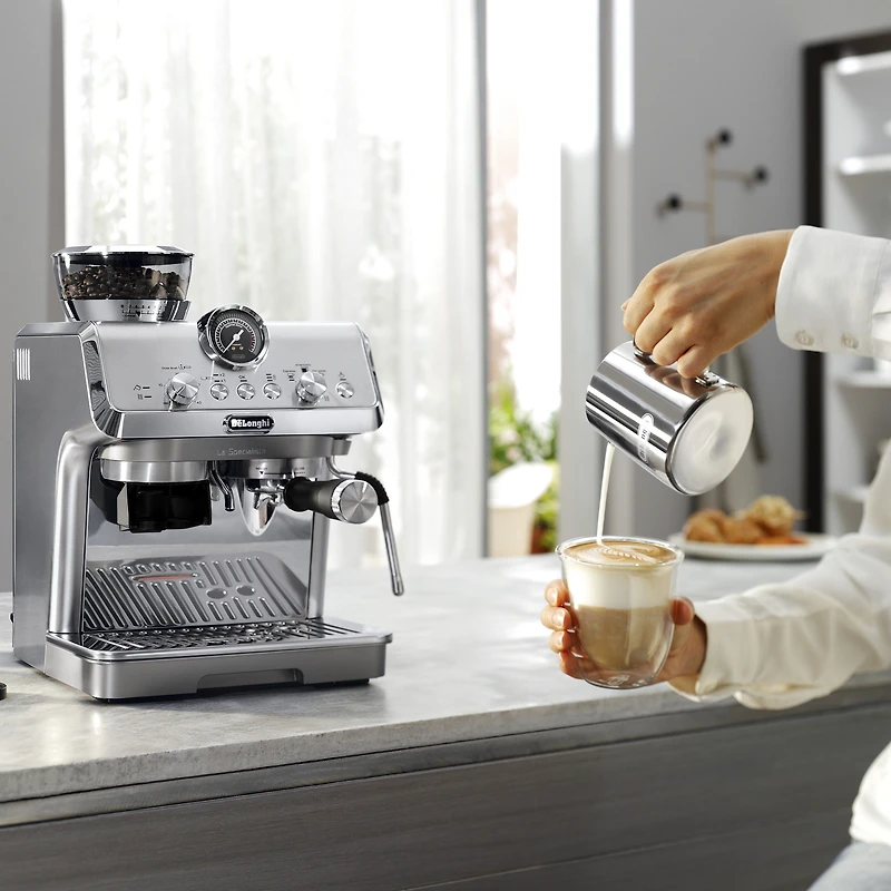 La Specialista Arte Evo Espresso Machine by De'Longhi