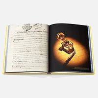 Beau livre de photographies décoratif par Assouline - « Veuve Clicquot »