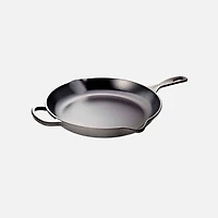 Le Creuset Signature 26 cm Iron Handle Skillet Oyster