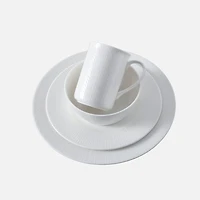 Ensemble de vaisselle Amanda blanche avec relief 16 pièces