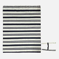 Oversized in/out Throw