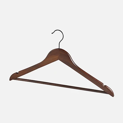 Ensemble de 8 cintres en bois pour costumes - bois foncé