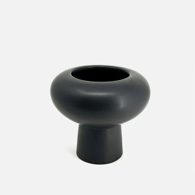 Jardinière en forme de champignon noire par Natural Living