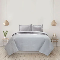 Dotted Paisley Quilt Set