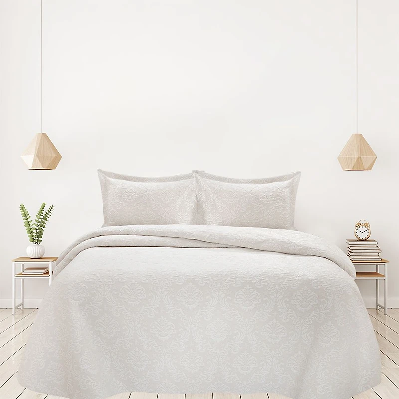 Duke Coverlet Set