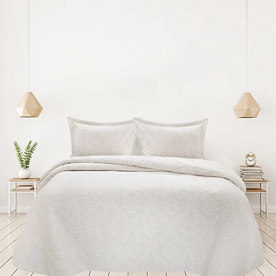 Duke Coverlet Set