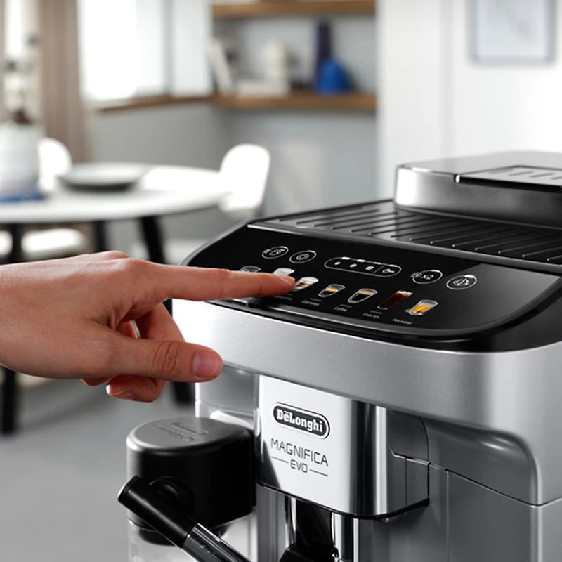 De'Longhi Magnifica Evo Hot or Cold Over Ice LatteCrema™ Fully Automatic Espresso & Capuccino Machine